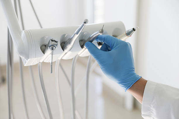 Professional Tooth Extraction technician working in Elizabeth Lake, CA
